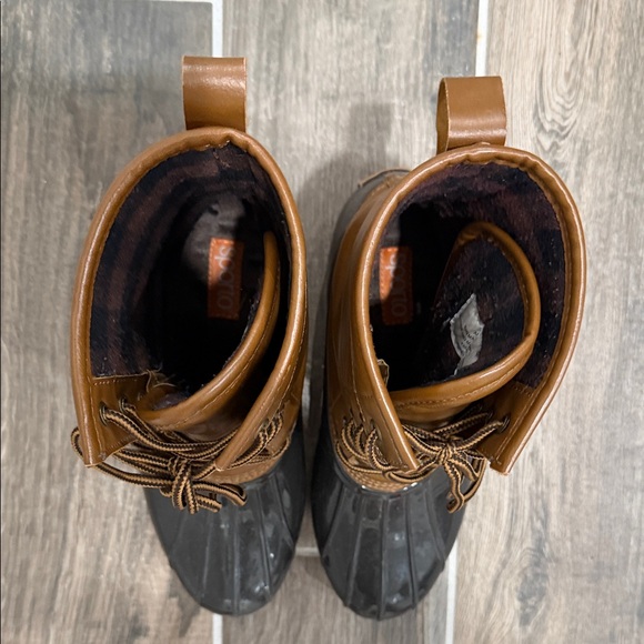 Sperry Brown and Black Women's Boots - Picture 5 of 6
